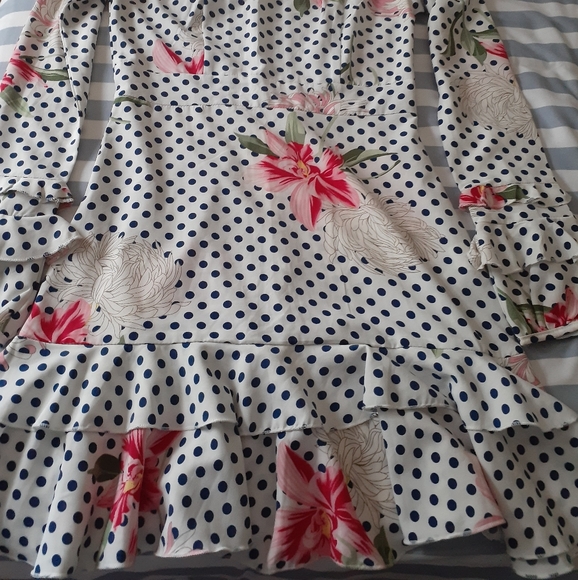 Boohoo flower and Polka dot dress - Picture 8 of 8
